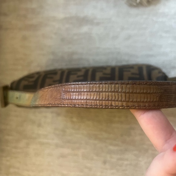 Fendi Baguette - Picture 4 of 15